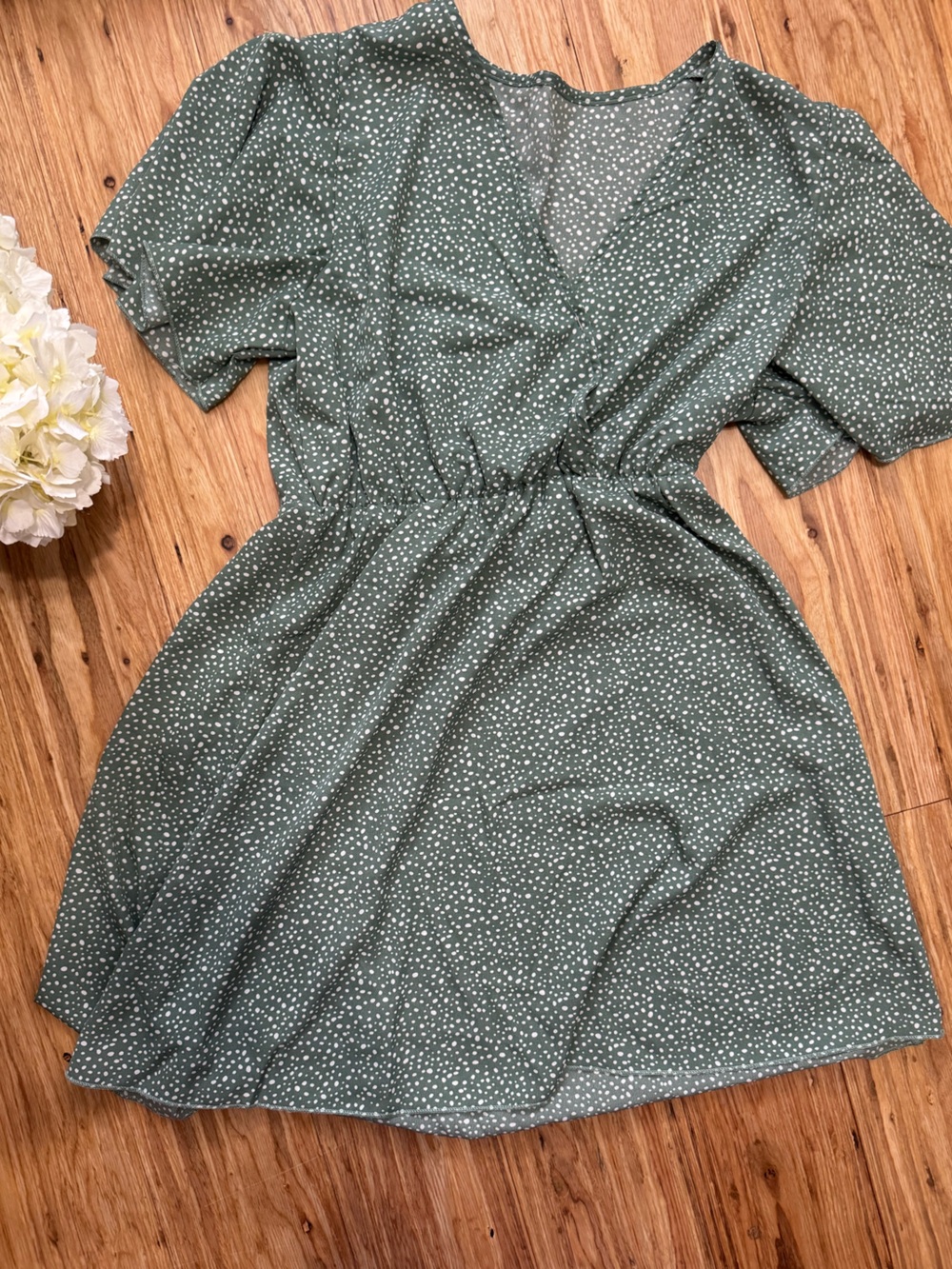 Boutique Women's Green Polka Dot Short Sleeve Wrap Dress